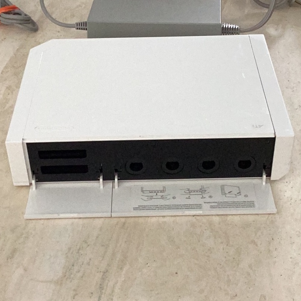 Nintendo Wii Console & Wii Sports Game RVL-001 Console Complete In Box - Picture 9 of 14